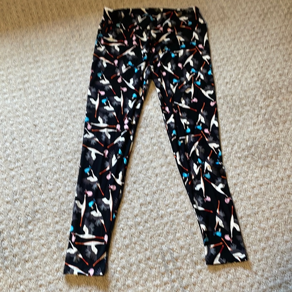 Lularoe leggings vintage stork - size TC (tall and curvy)